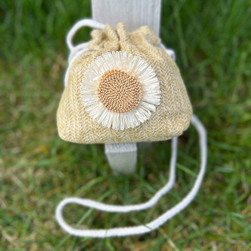Straw Bucket with Daisy Crossbody Bag